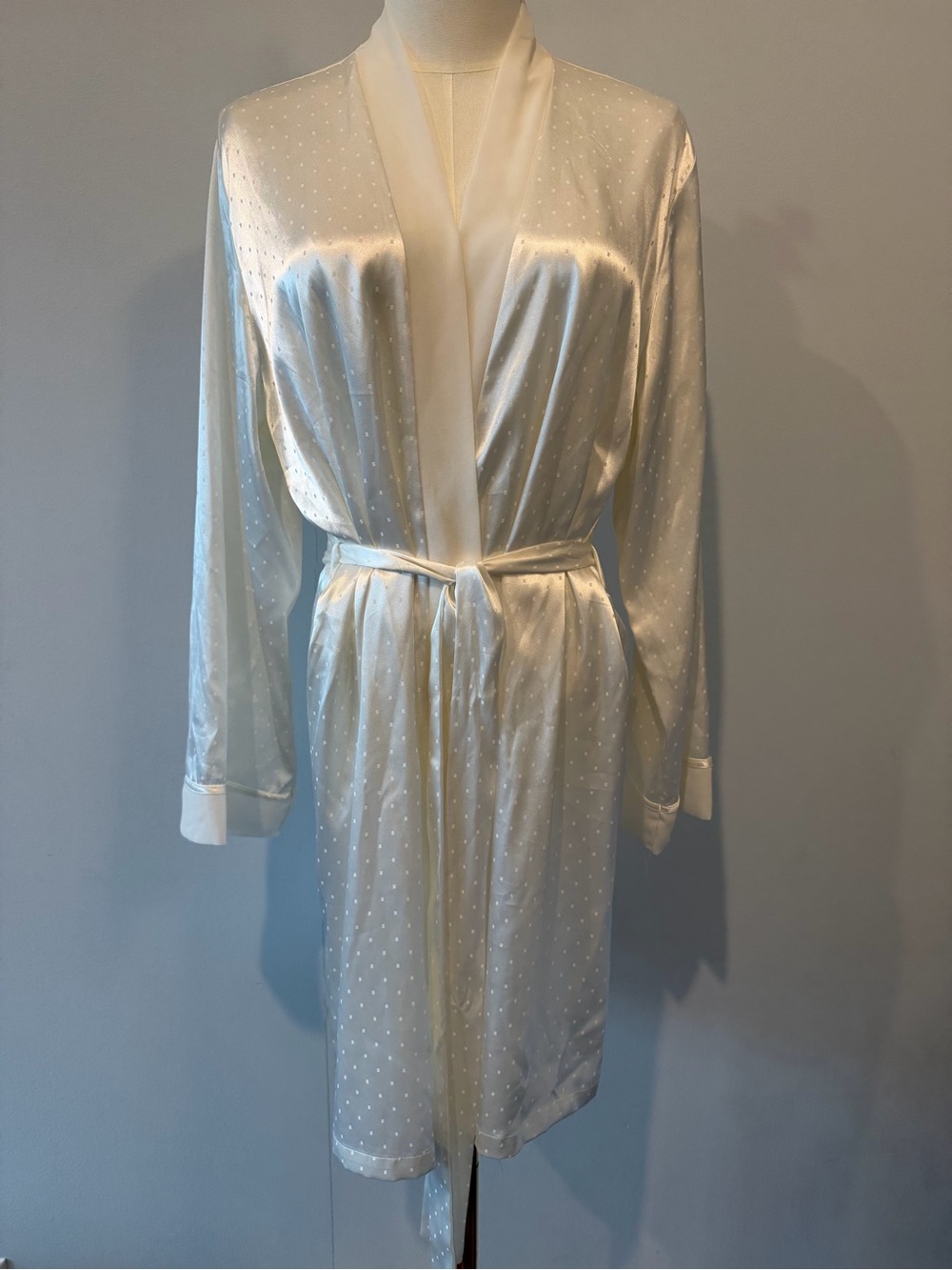 Vintage Linea Donatella Cream Satin Polka Dot Robe
